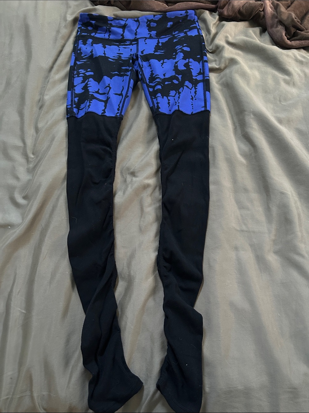 ALO Yoga Black Leggings with Blue Abstract Waist Panel